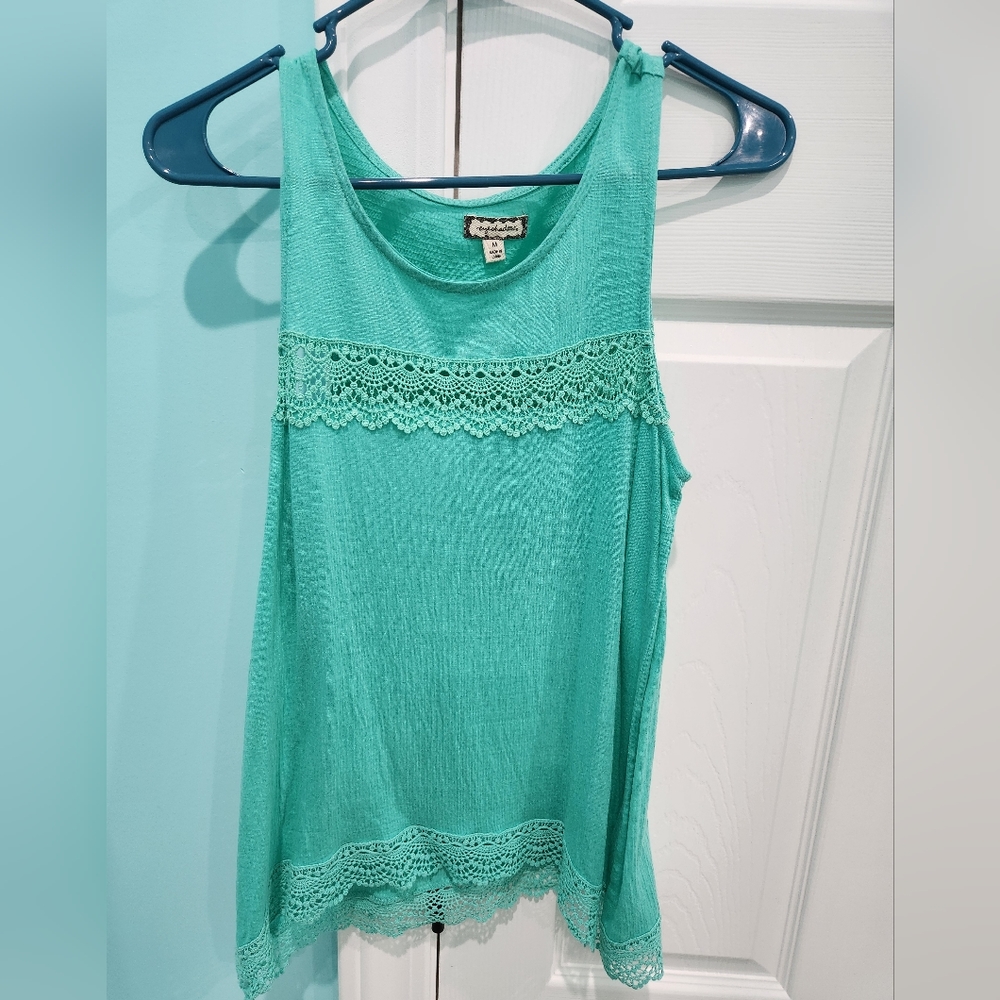 Aqua Eyeshadow Medium Sleeveless Top
